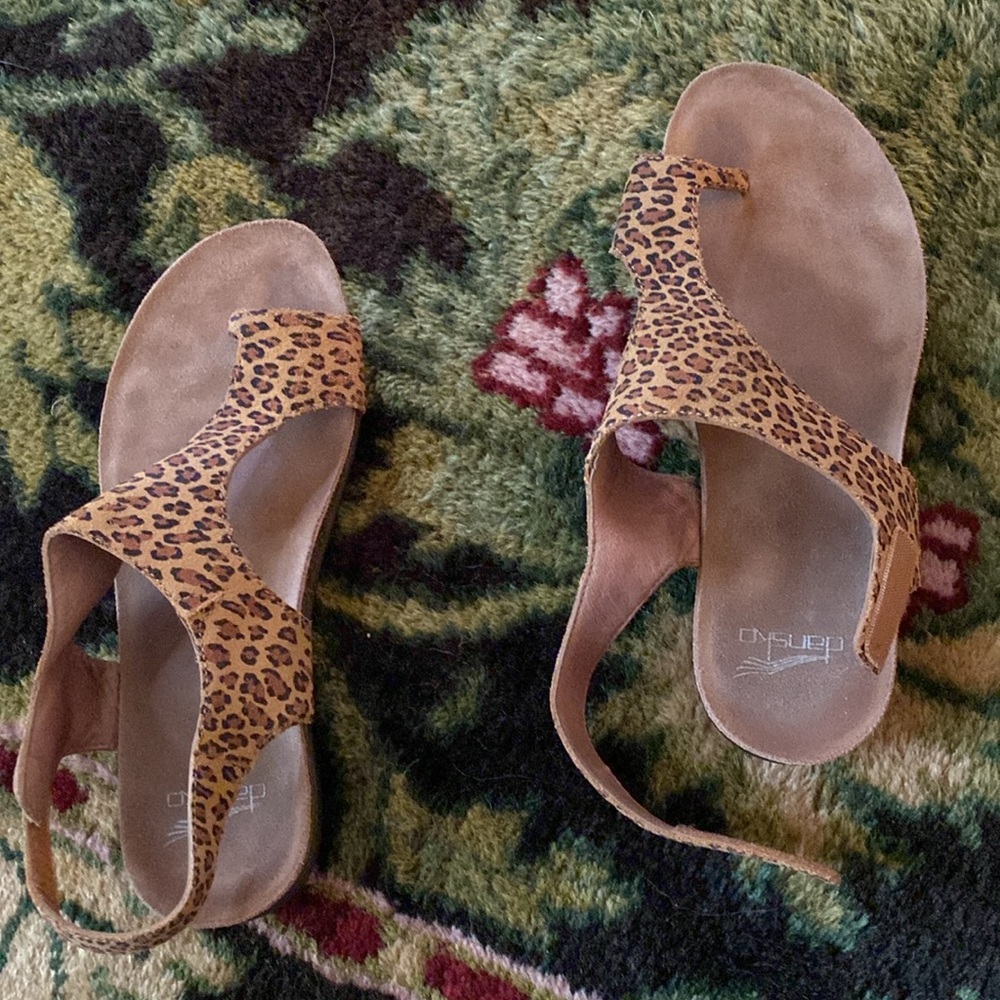 Dansko Velcro latch very cute sandals